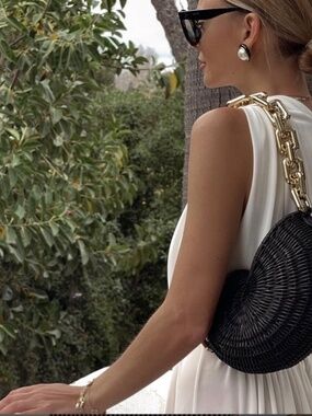 Poolside The Anna Conch Bag In Midnight Black